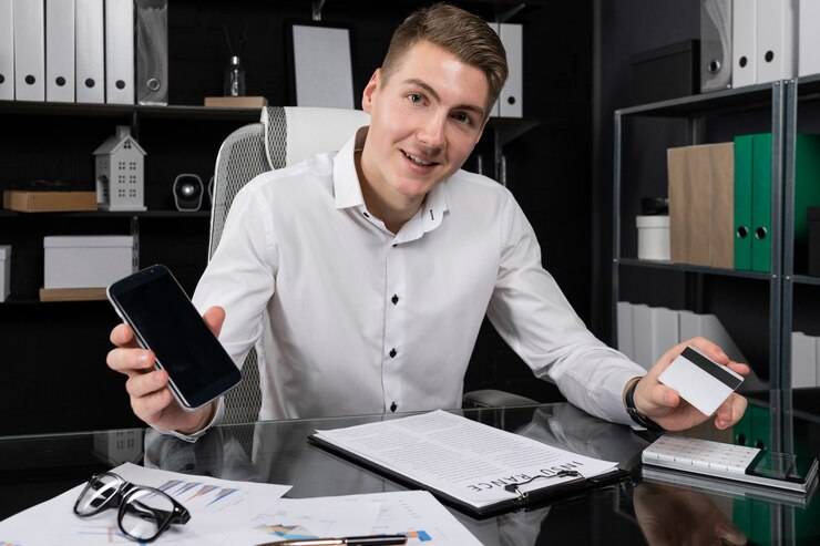 Директор по персоналу: обязанности и зарплата