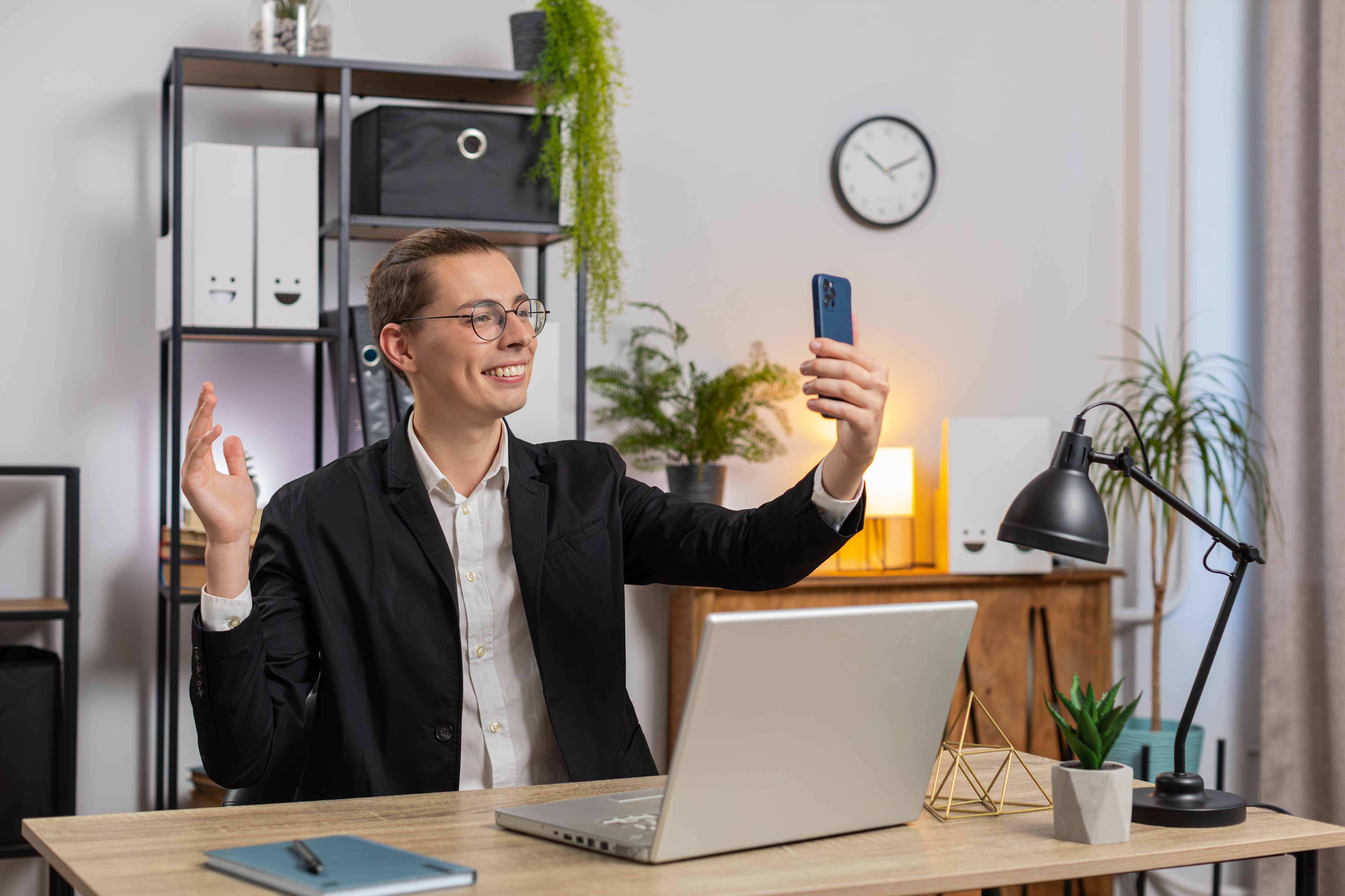 Истории успеха: как простые привычки изменили жизнь удалённых работников